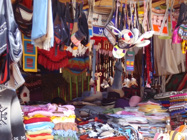 Feria Artesanal - Plaza Manuel Álvarez Prado